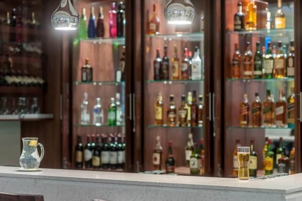 Фото Hotel Savoy and Conference Centre