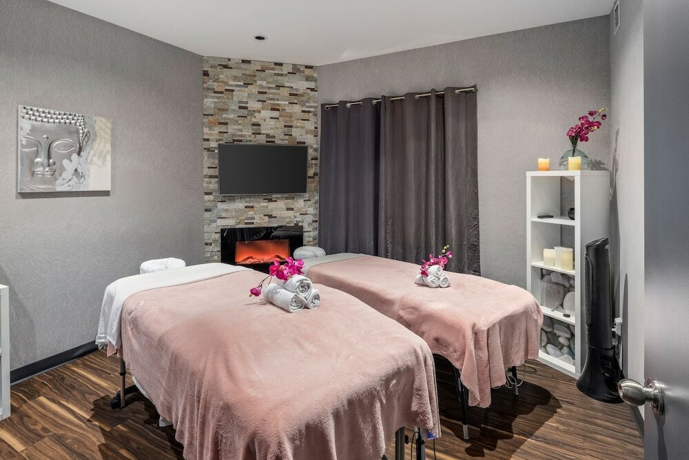 Фото Home Inn and Suites Regina Airport