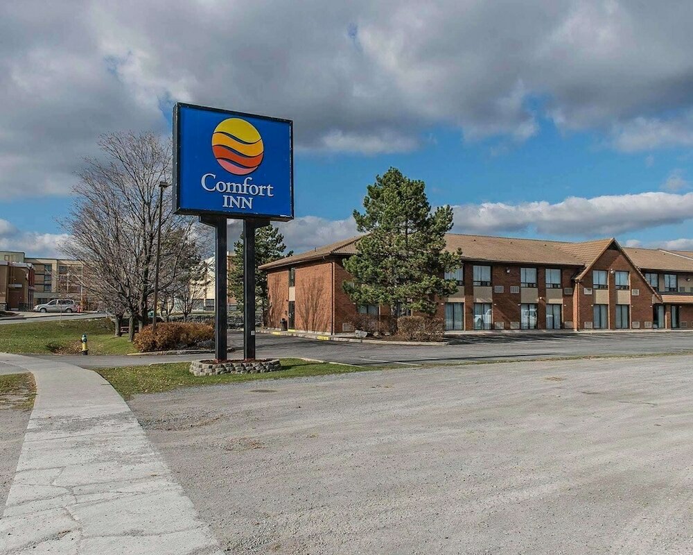 Фото Comfort Inn Hwy 401