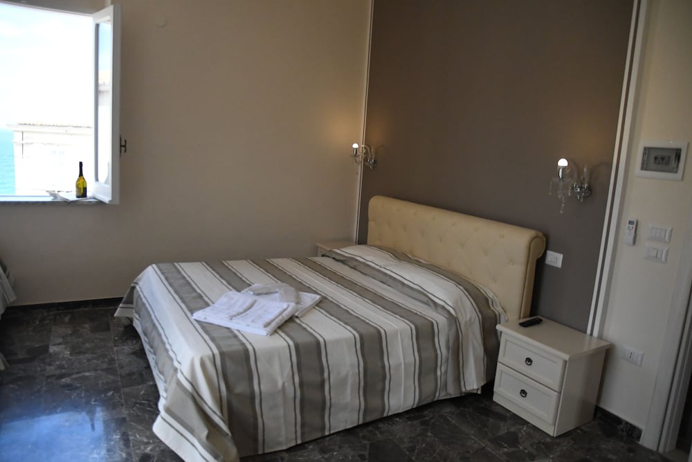 Фото B&b The Tower Tropea