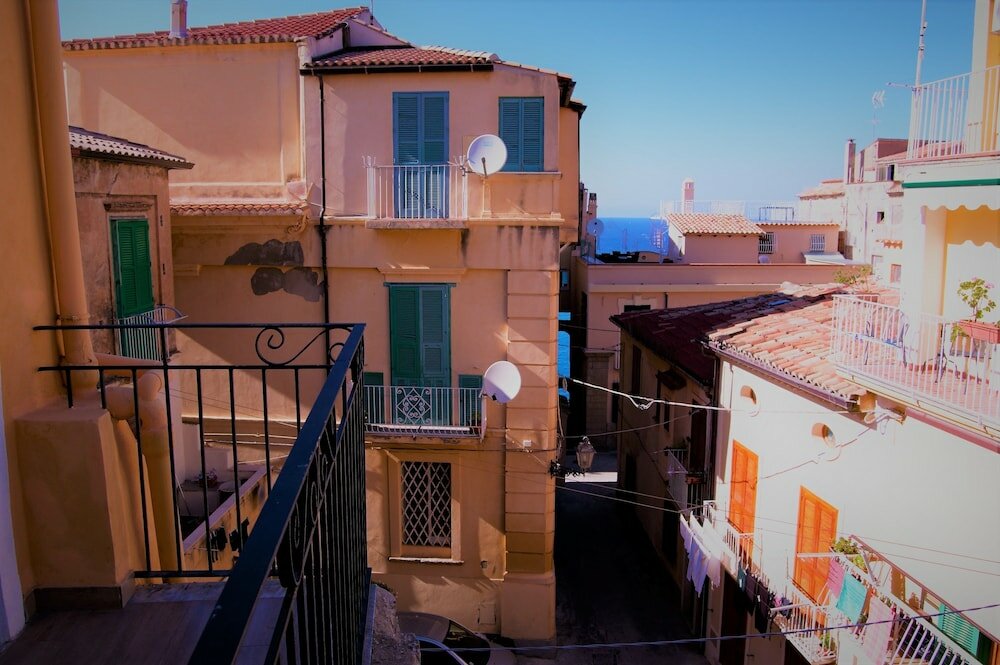 Фото B&b The Tower Tropea