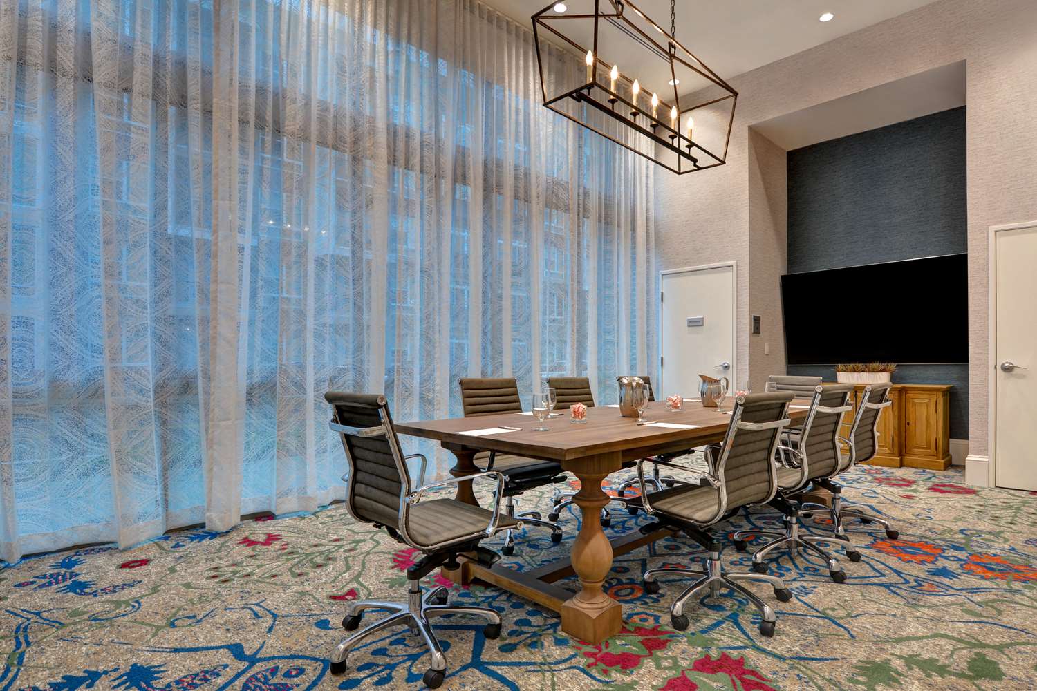 Фото Hampton Inn & Suites Nashville Downtown Capitol View