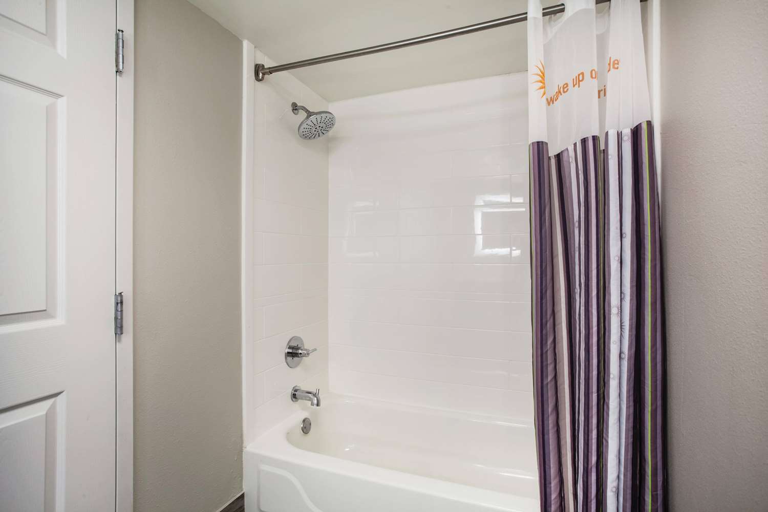 Фото La Quinta Inn & Suites by Wyndham Clearwater South