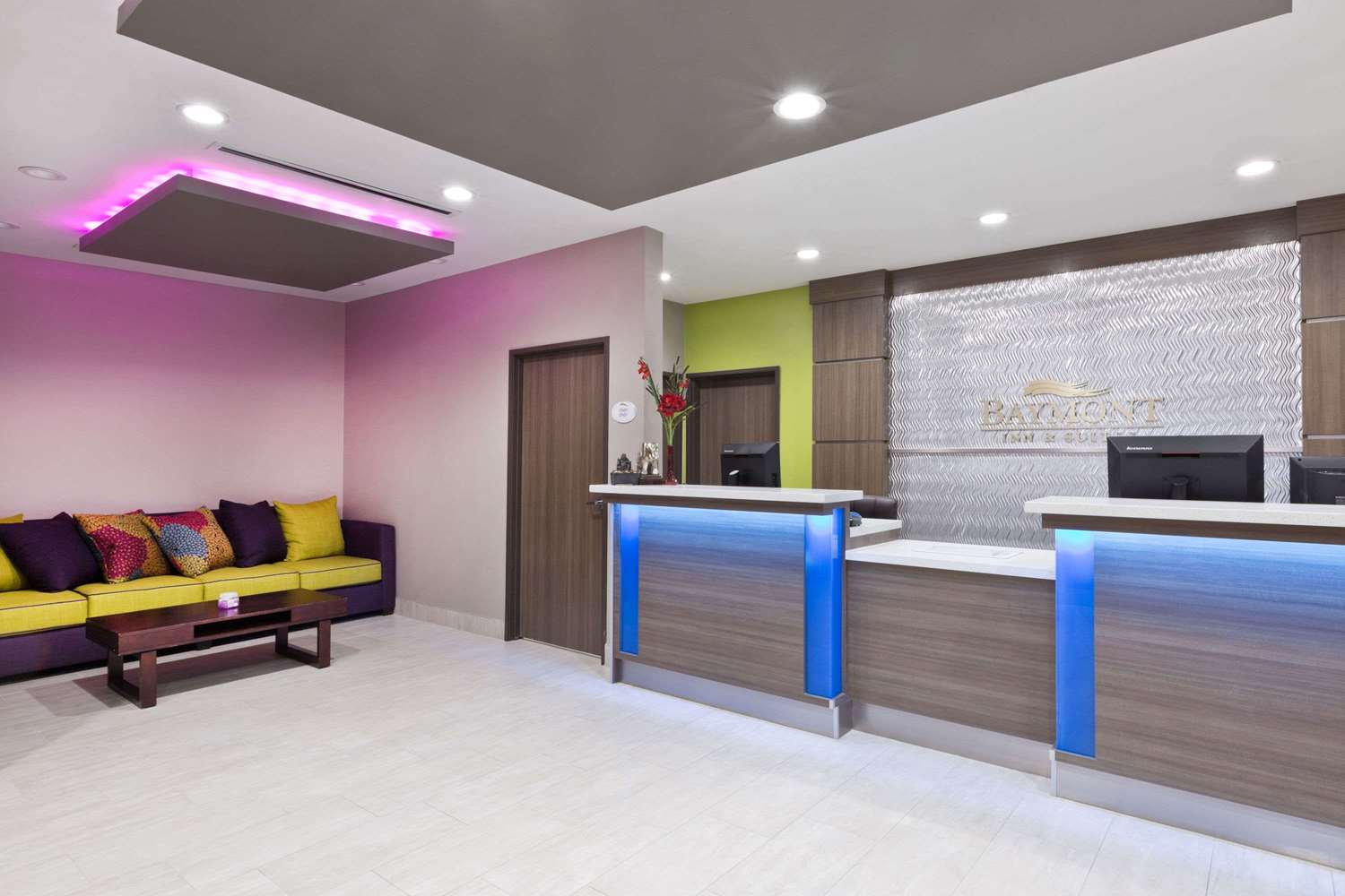 Фото Baymont by Wyndham Bryan College Station