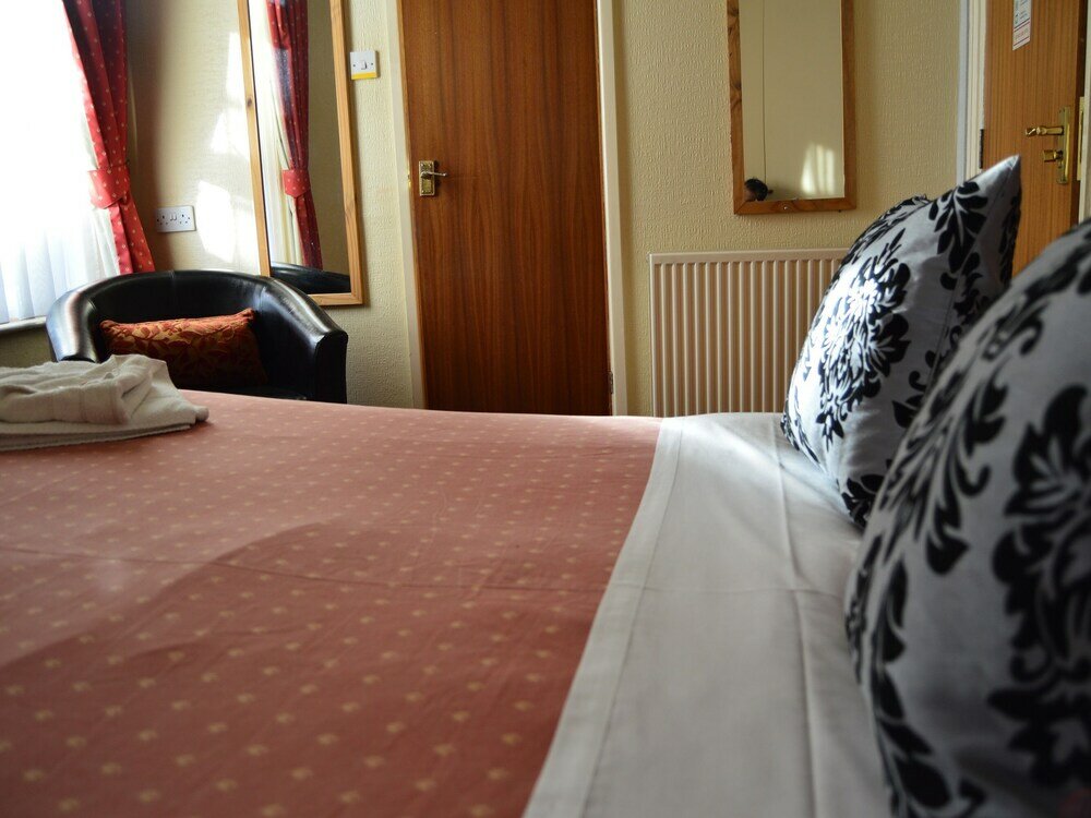 Фото The Oak Lea Hotel