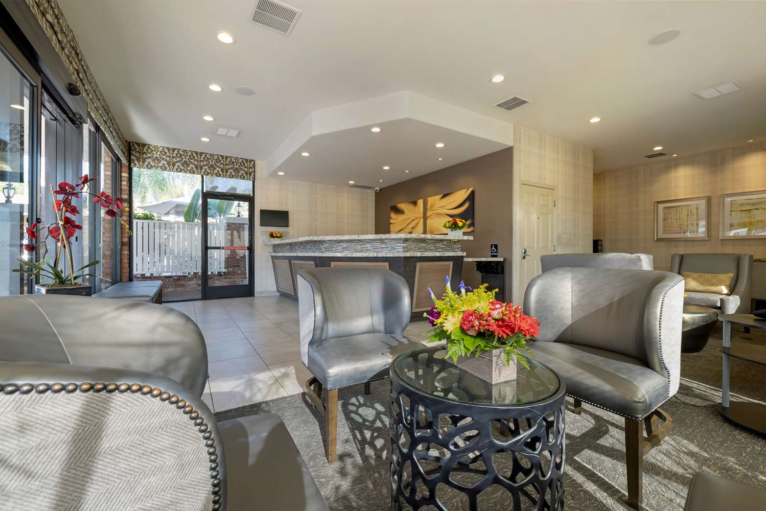 Фото Best Western Plus Carriage Inn