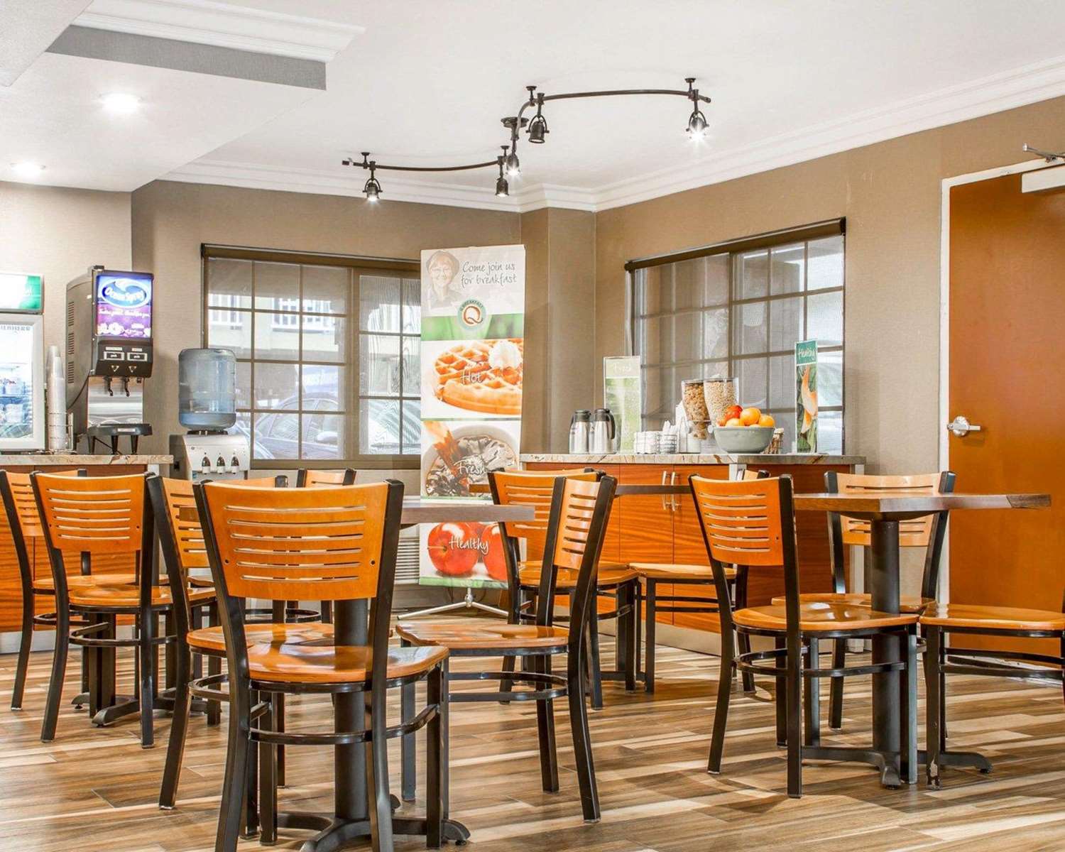 Фото Quality Inn Sacramento Convention Center