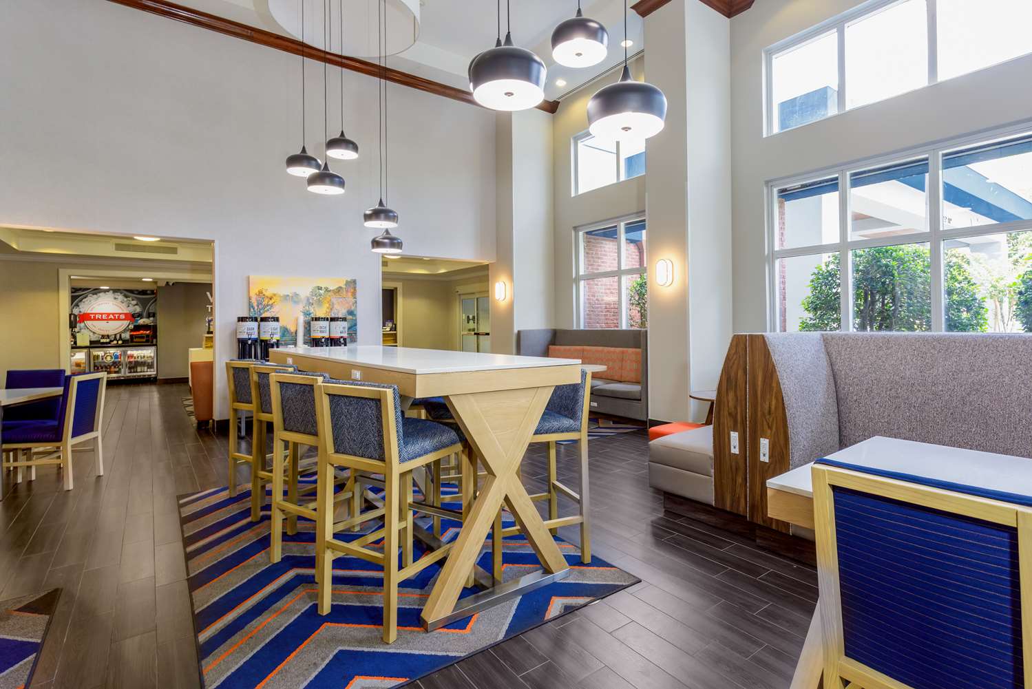 Фото Hampton Inn & Suites Tallahassee I-10/Thomasville Road, Fl