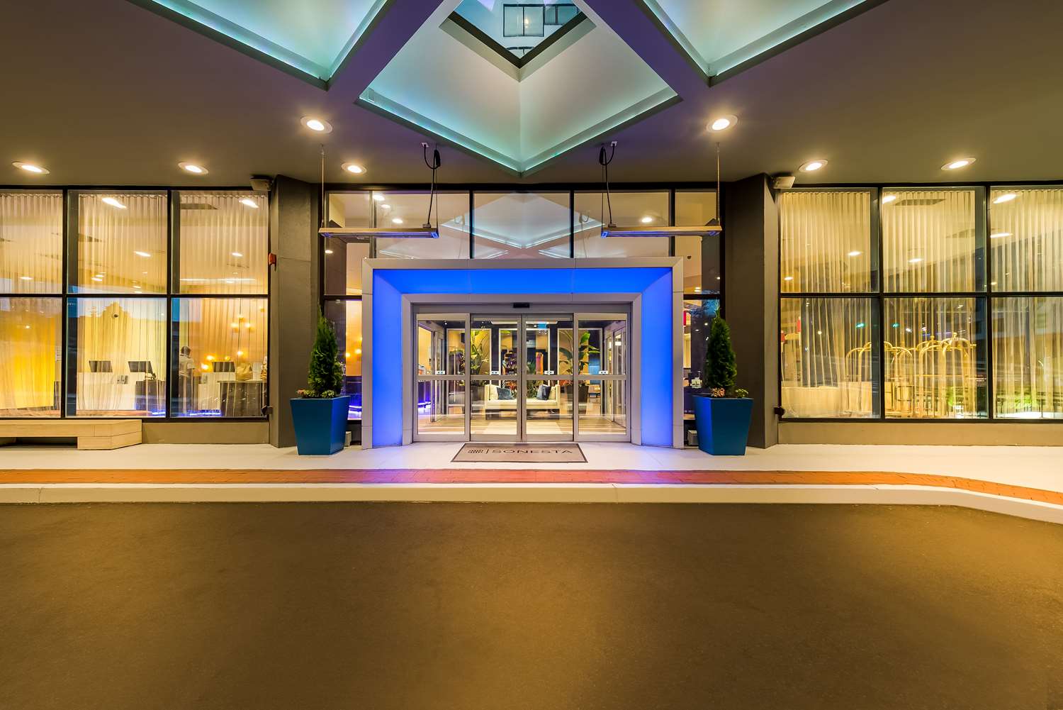 Фото Sonesta White Plains Downtown