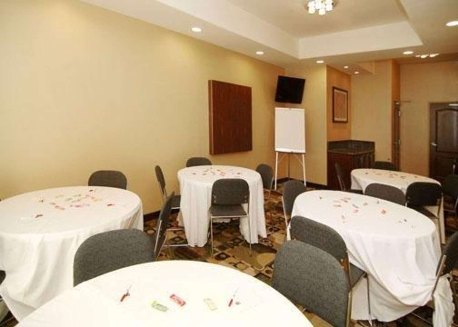 Фото Comfort Suites Fort Stockton