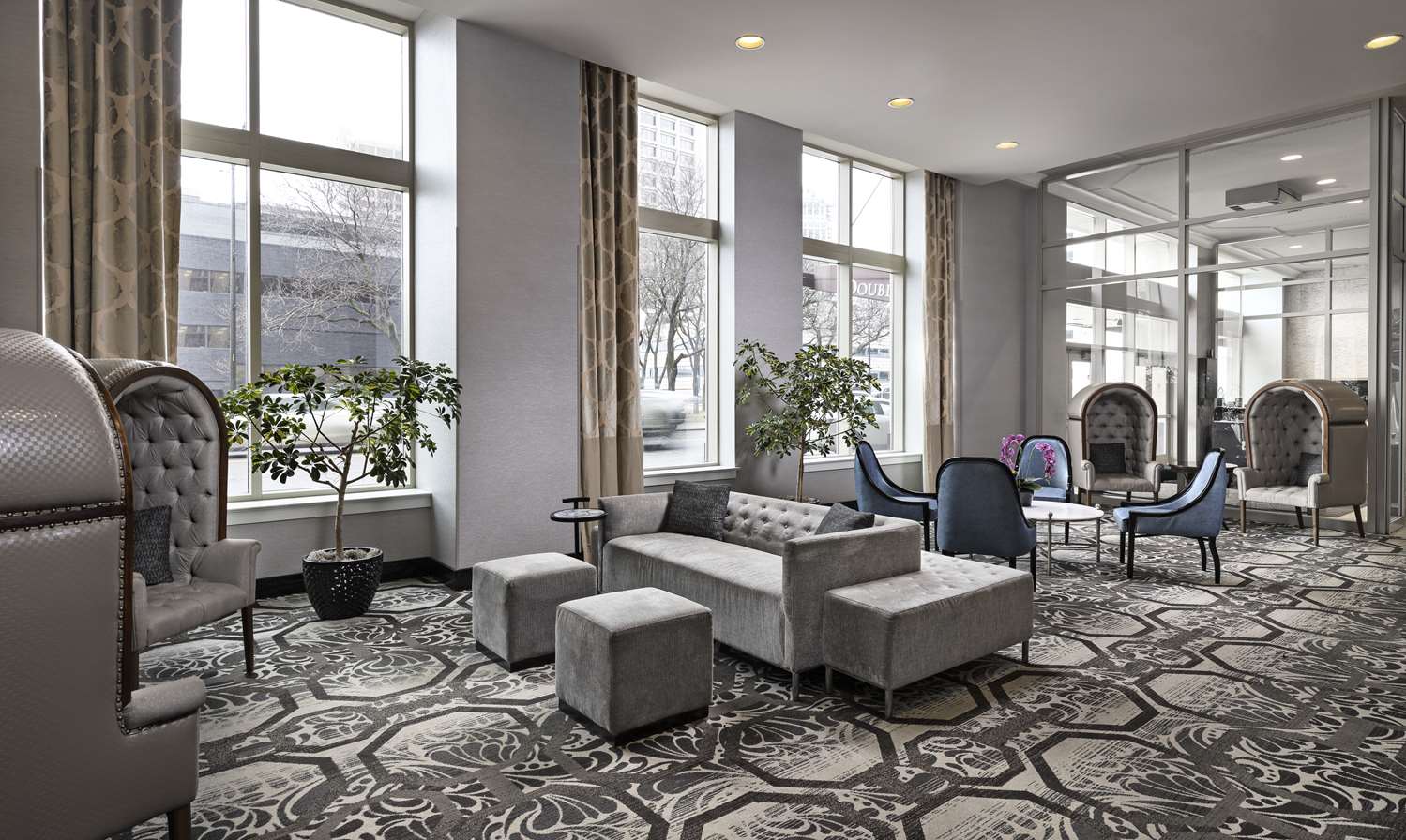 Фото Doubletree Suites by Hilton Detroit Downtown - Fort Shelby