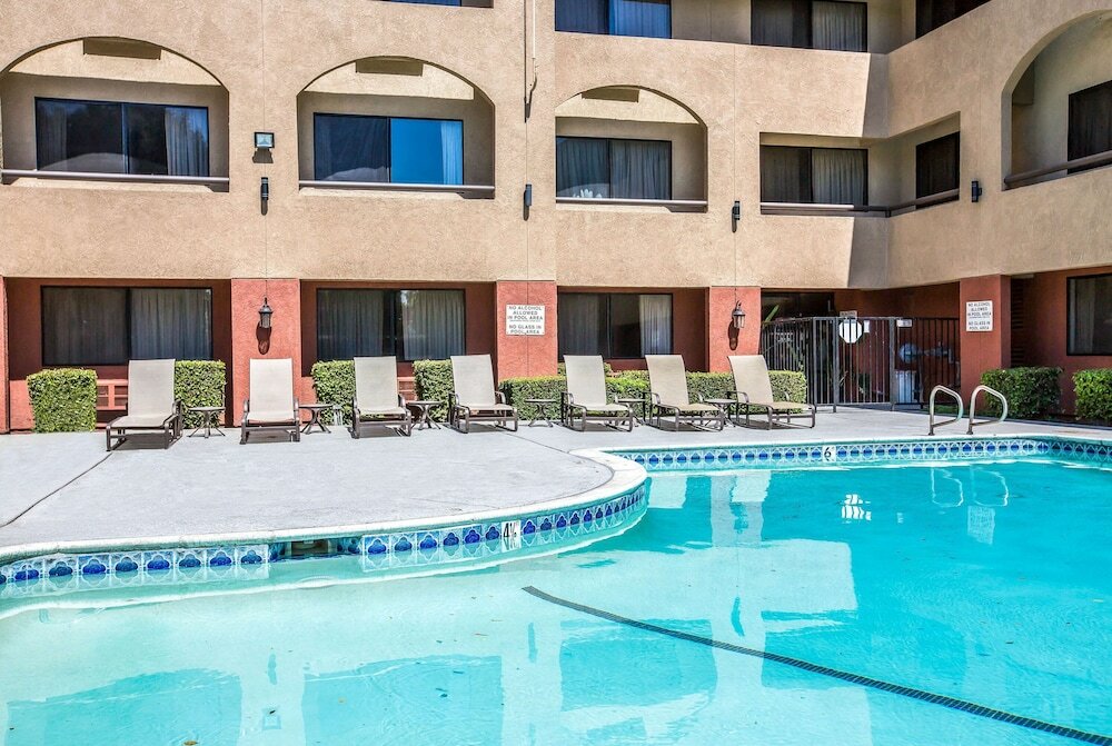 Фото Baymont by Wyndham Ontario