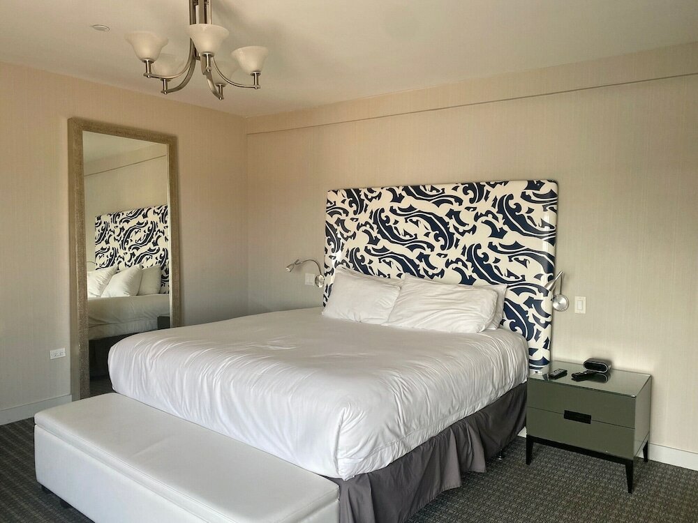 Фото Hotel Breakwater South Beach