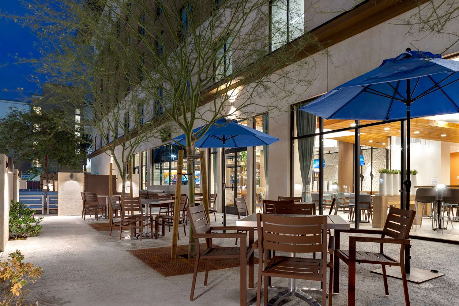 Фото Hilton Garden Inn Anaheim Resort