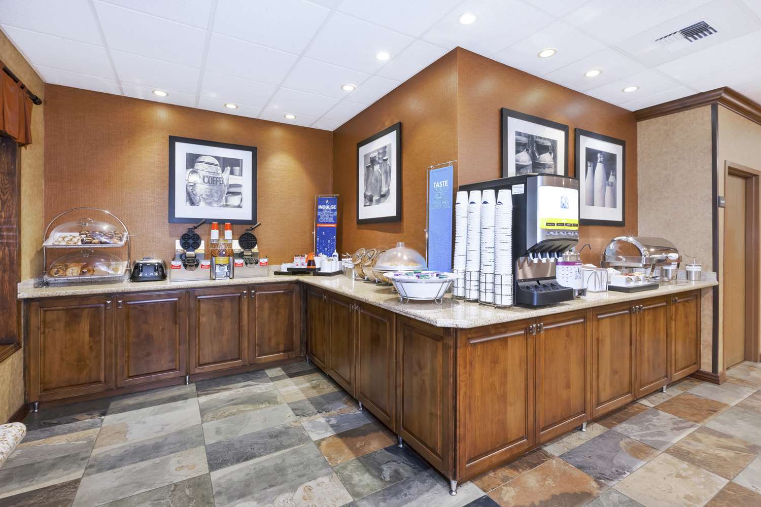 Фото Hampton Inn Idaho Falls At the Mall