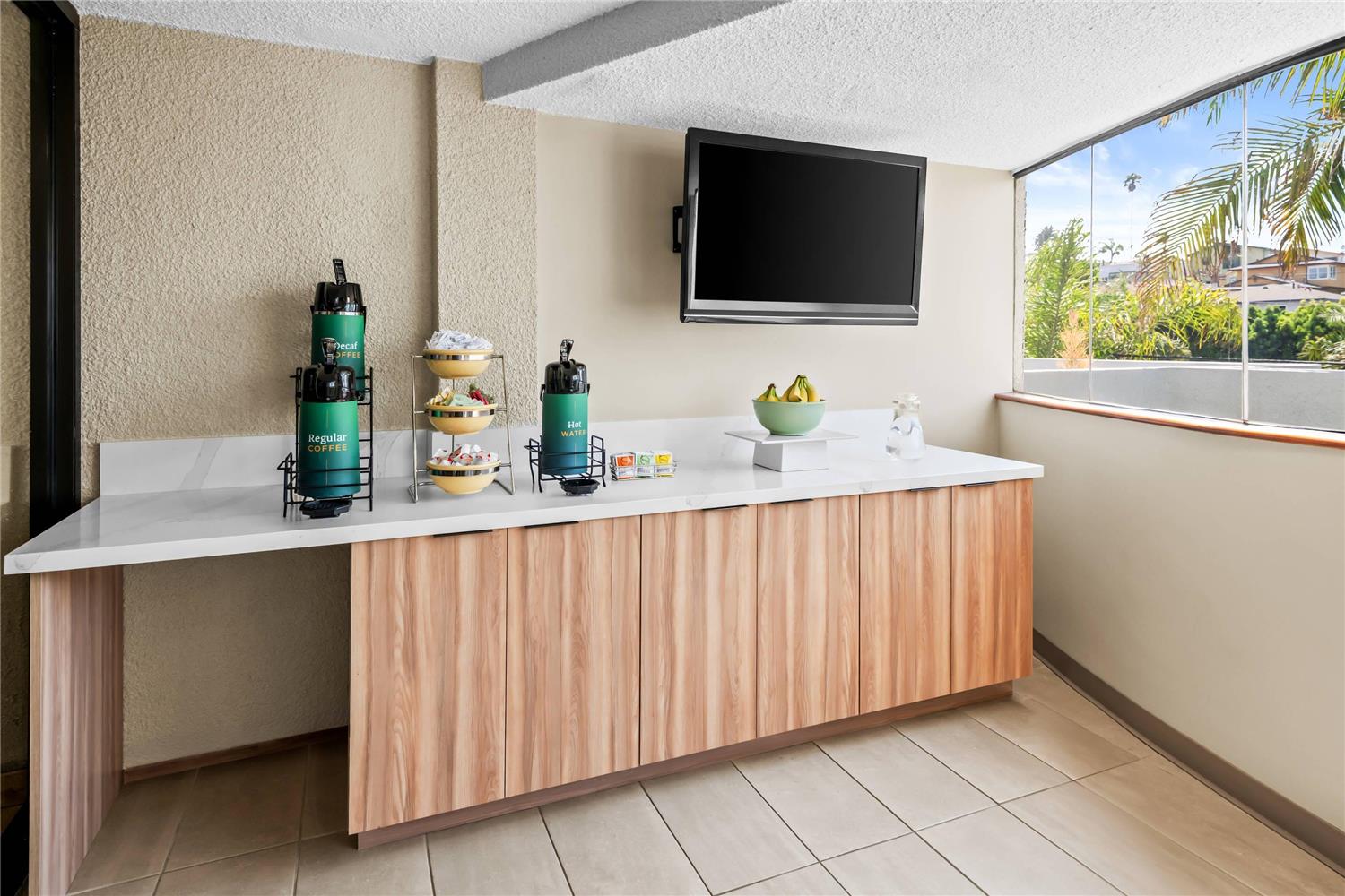 Фото Quality Inn & Suites Hermosa Beach