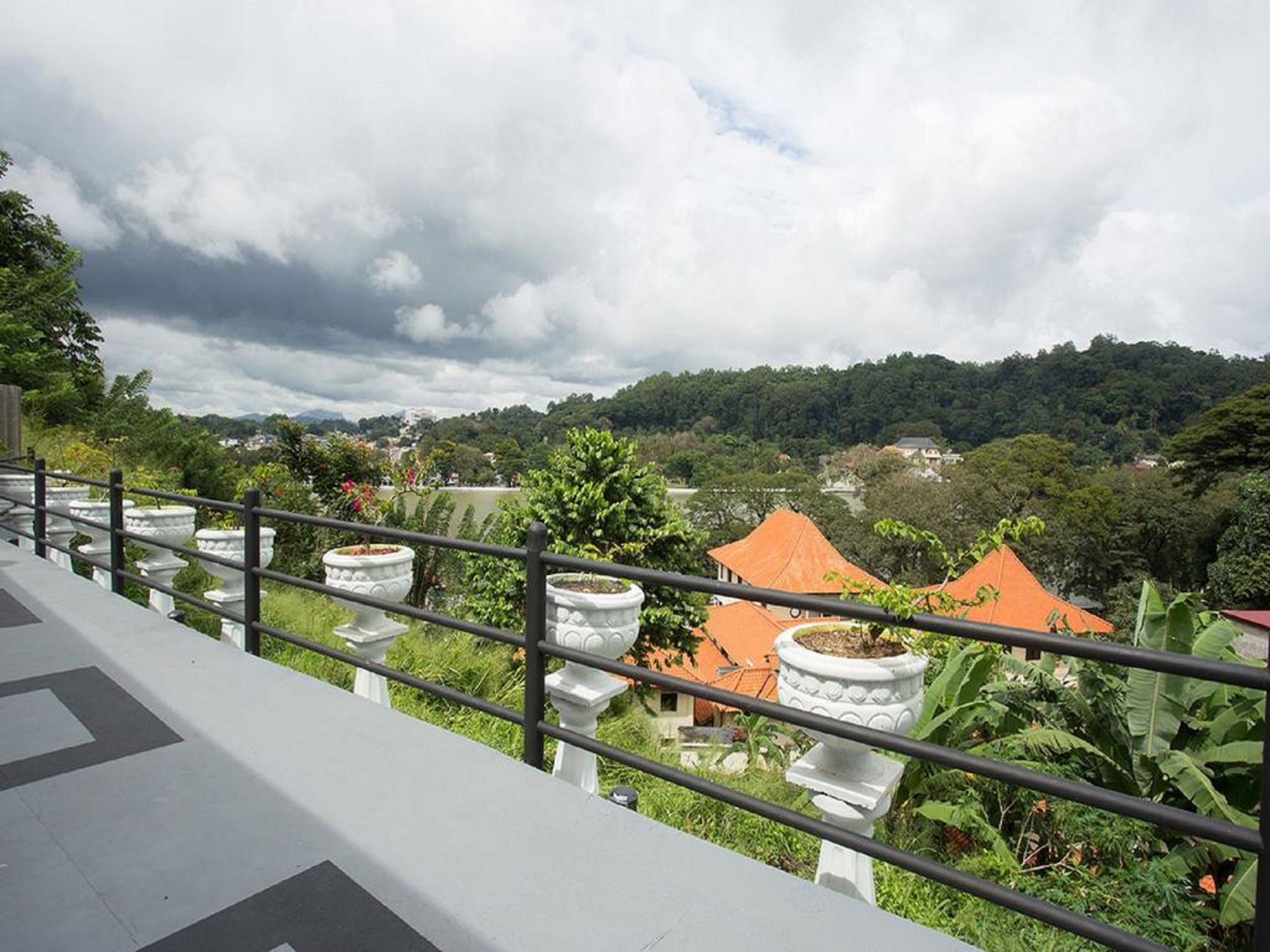 Фото Heaven Seven Kandy