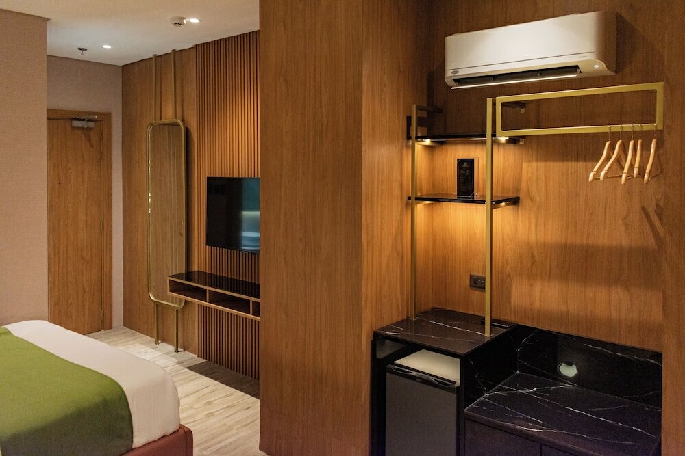 Фото Ironwood Hotel