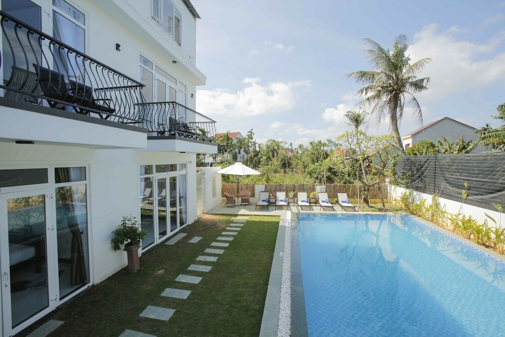 Фото Hoi An Sunny Pool Villa