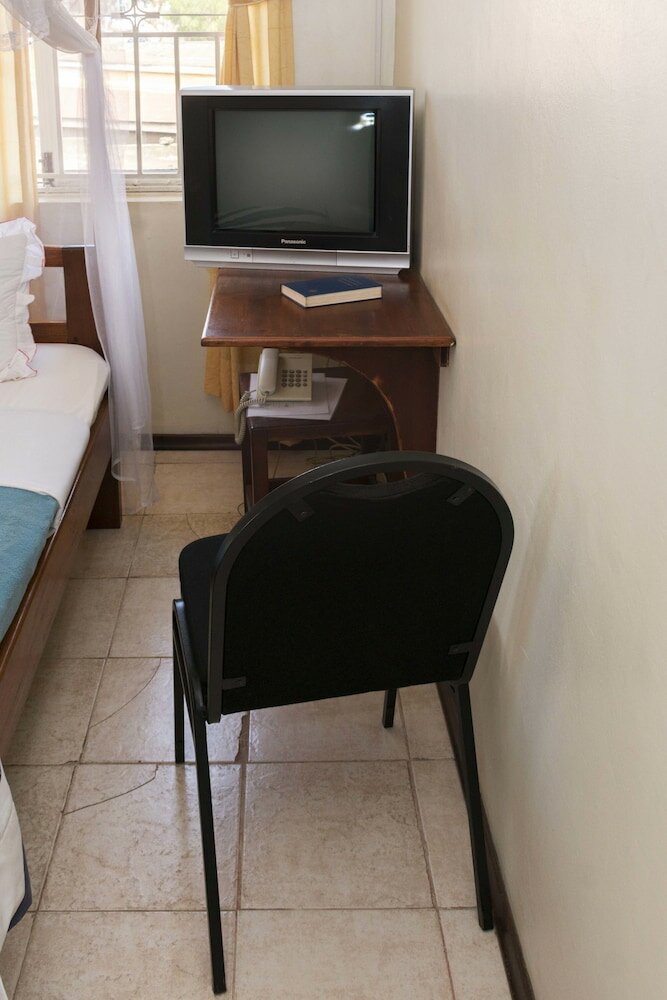 Фото Raja Excelsior Hotel