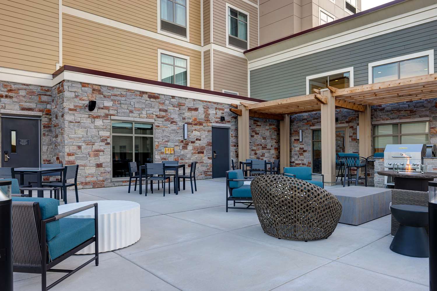 Фото Homewood Suites by Hilton Oak Creek Milwaukee