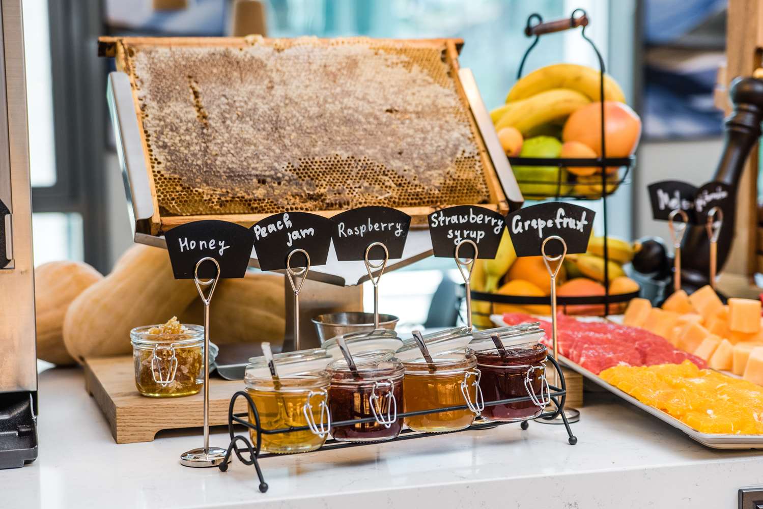 Фото Hilton Garden Inn Tbilisi Riverview