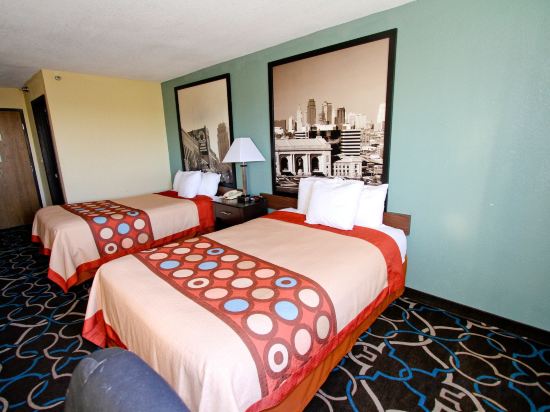 Фото Super 8 by Wyndham Kansas City