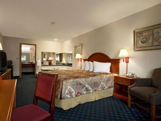 Фото Days Inn by Wyndham Huntington