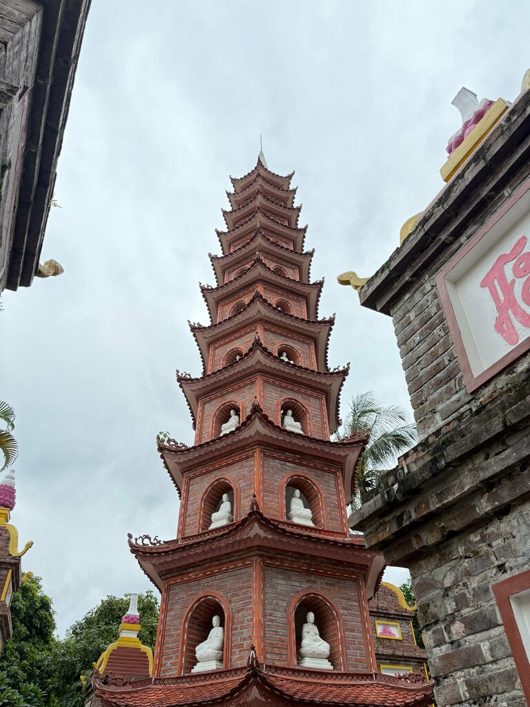 Pagoda Trấn Quốc Pagoda, Hanoi, photo