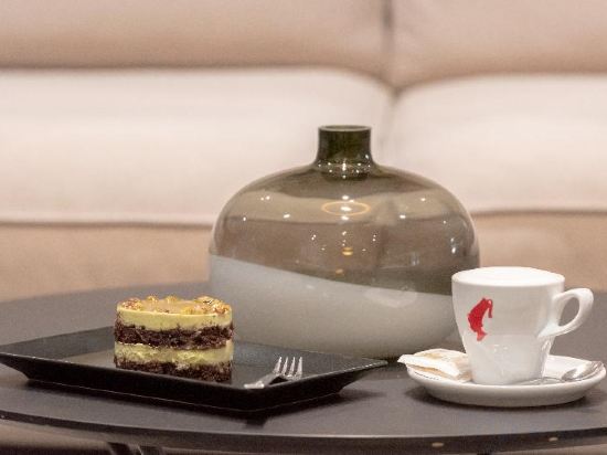 Фото Hotel Kolovare