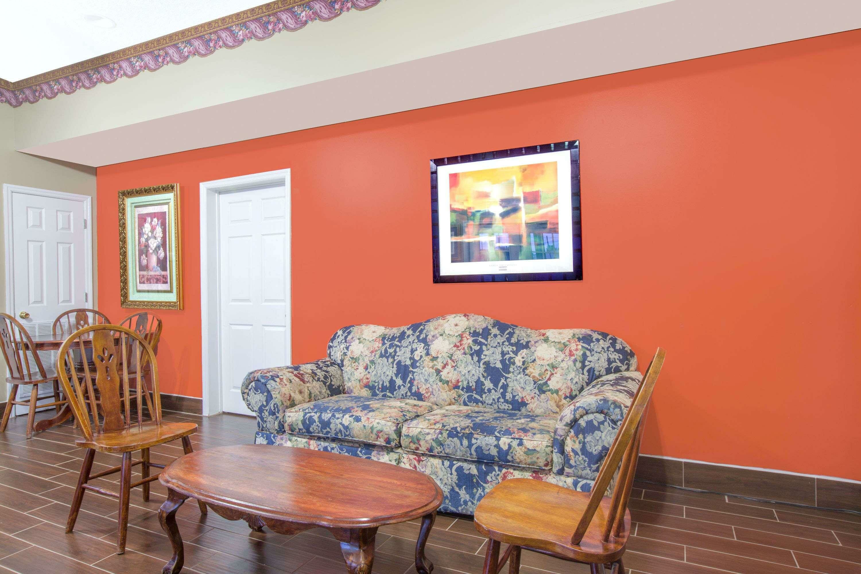 Фото Super 8 by Wyndham Talladega Al