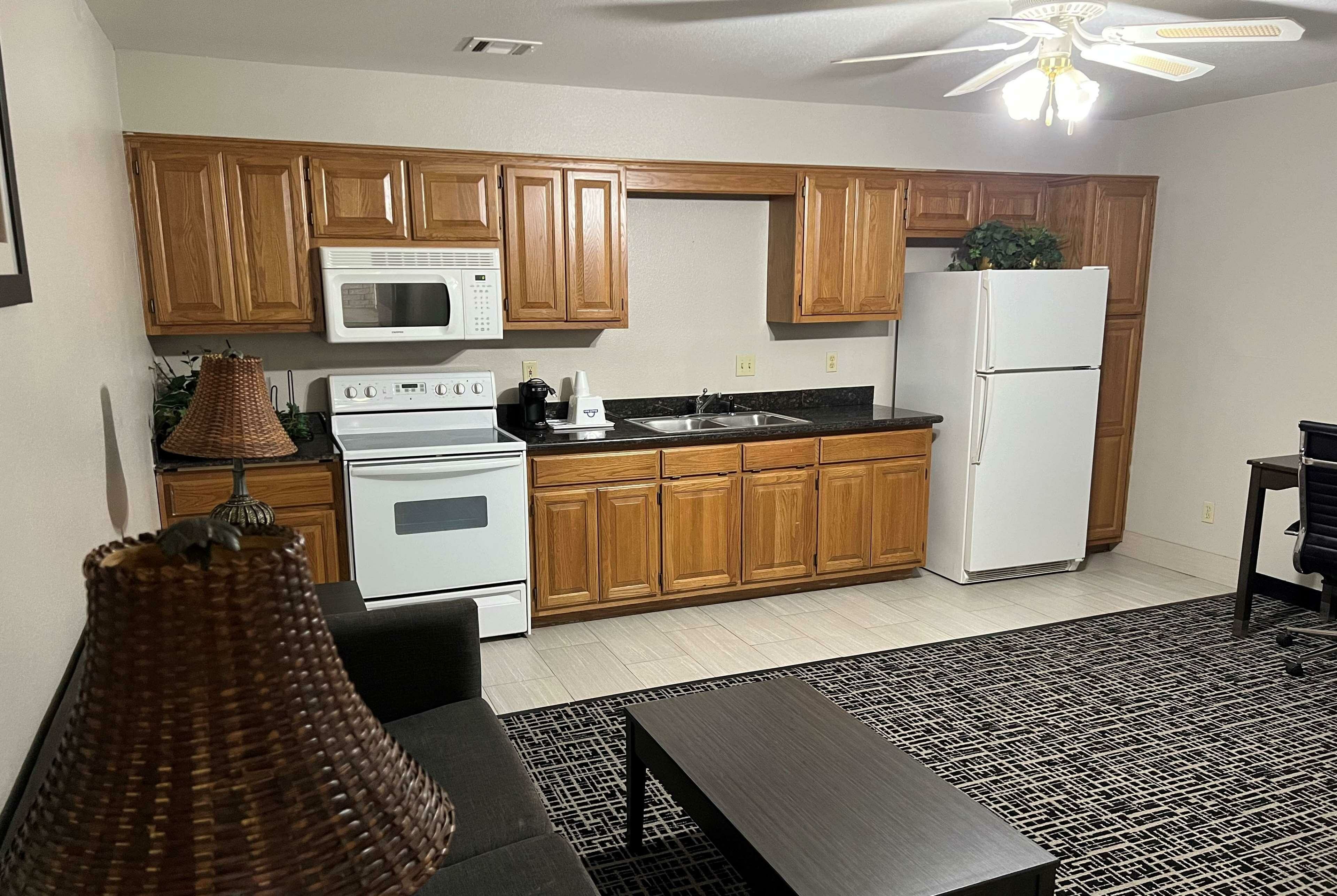 Фото Days Inn by Wyndham Grove