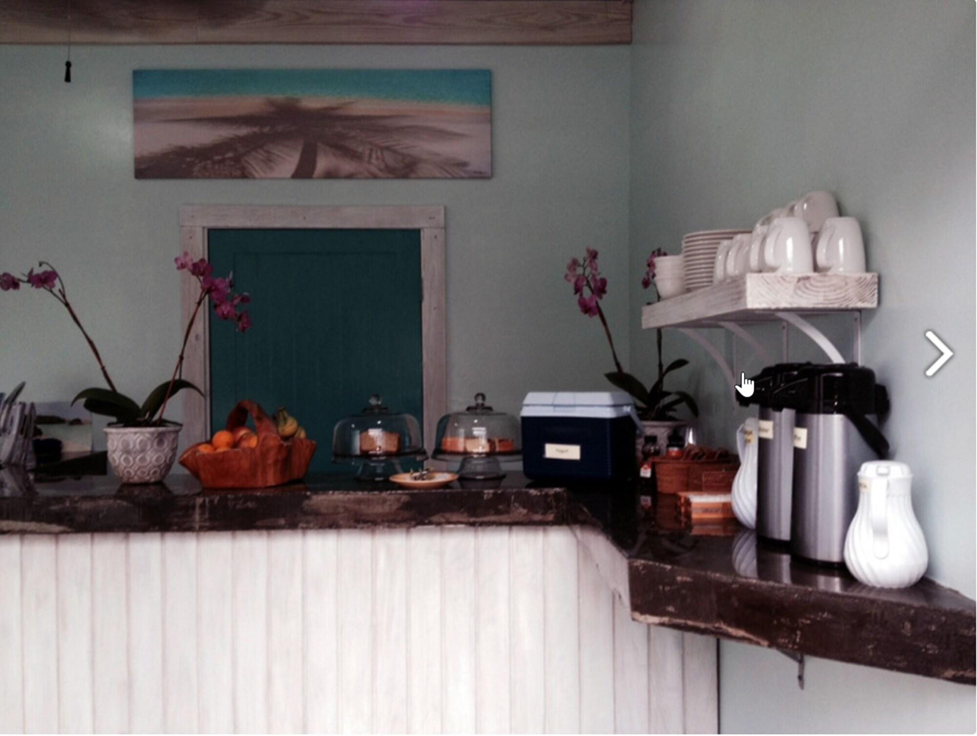 Фото Cruz Bay Boutique Hotel