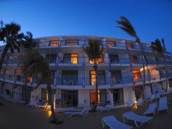 Фото Apartahotel Costa Volcán