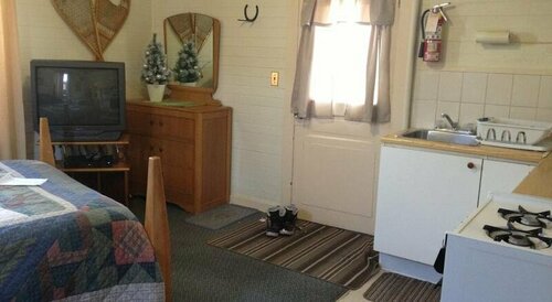 Гостиница Holiday Lodge Cabins в Банффе
