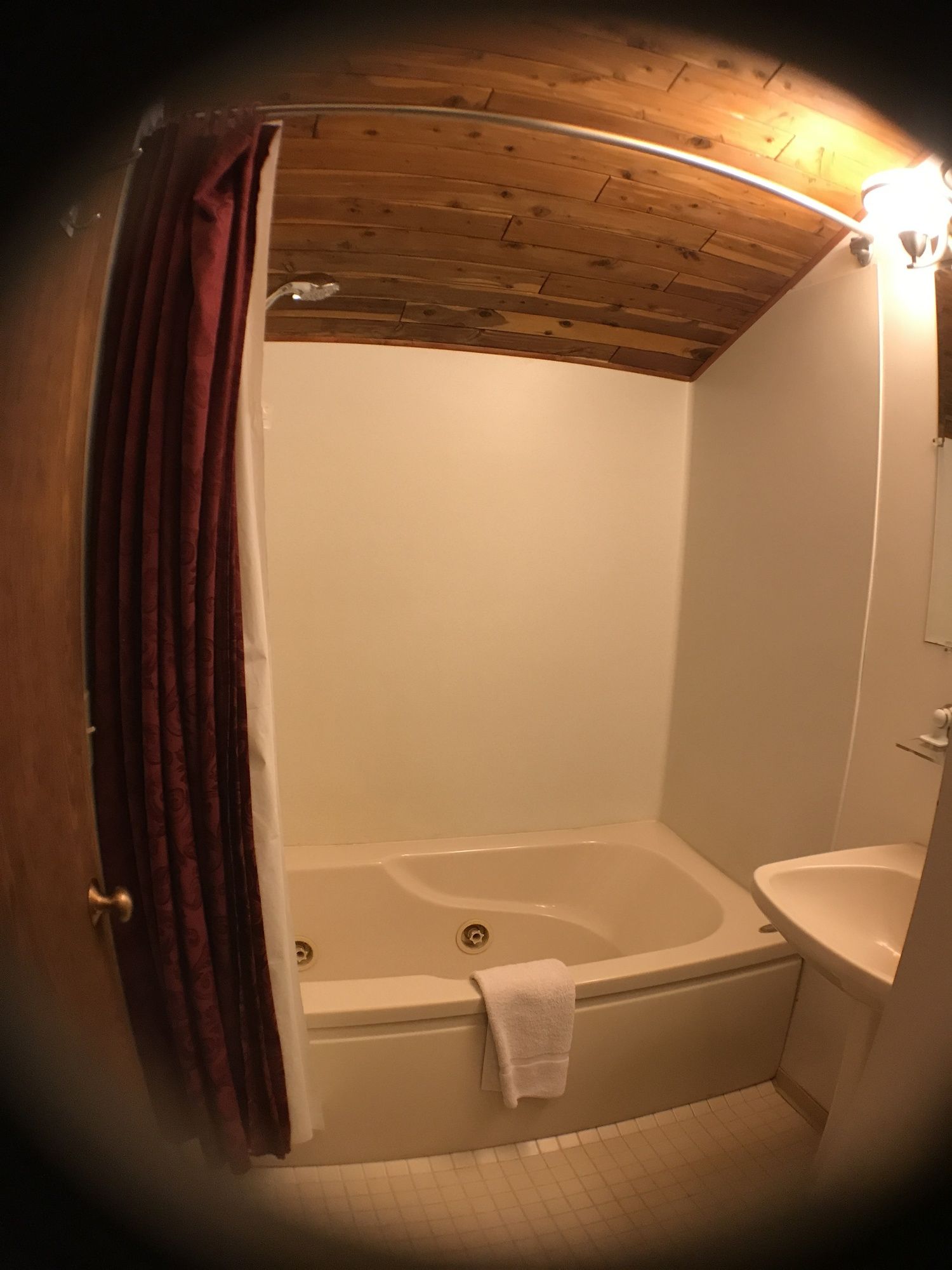 Фото 7 Gables Inn & Suites