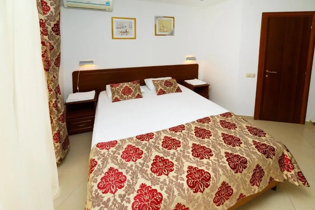 Фото Тристар