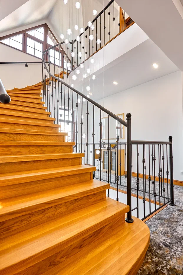 Фото Монополь