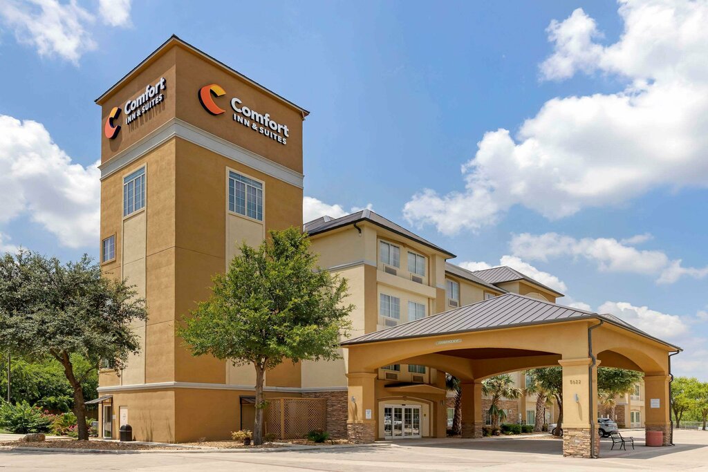 Hotel Comfort Inn & Suites Near Six Flags & Medical Center, San Antonio, photo