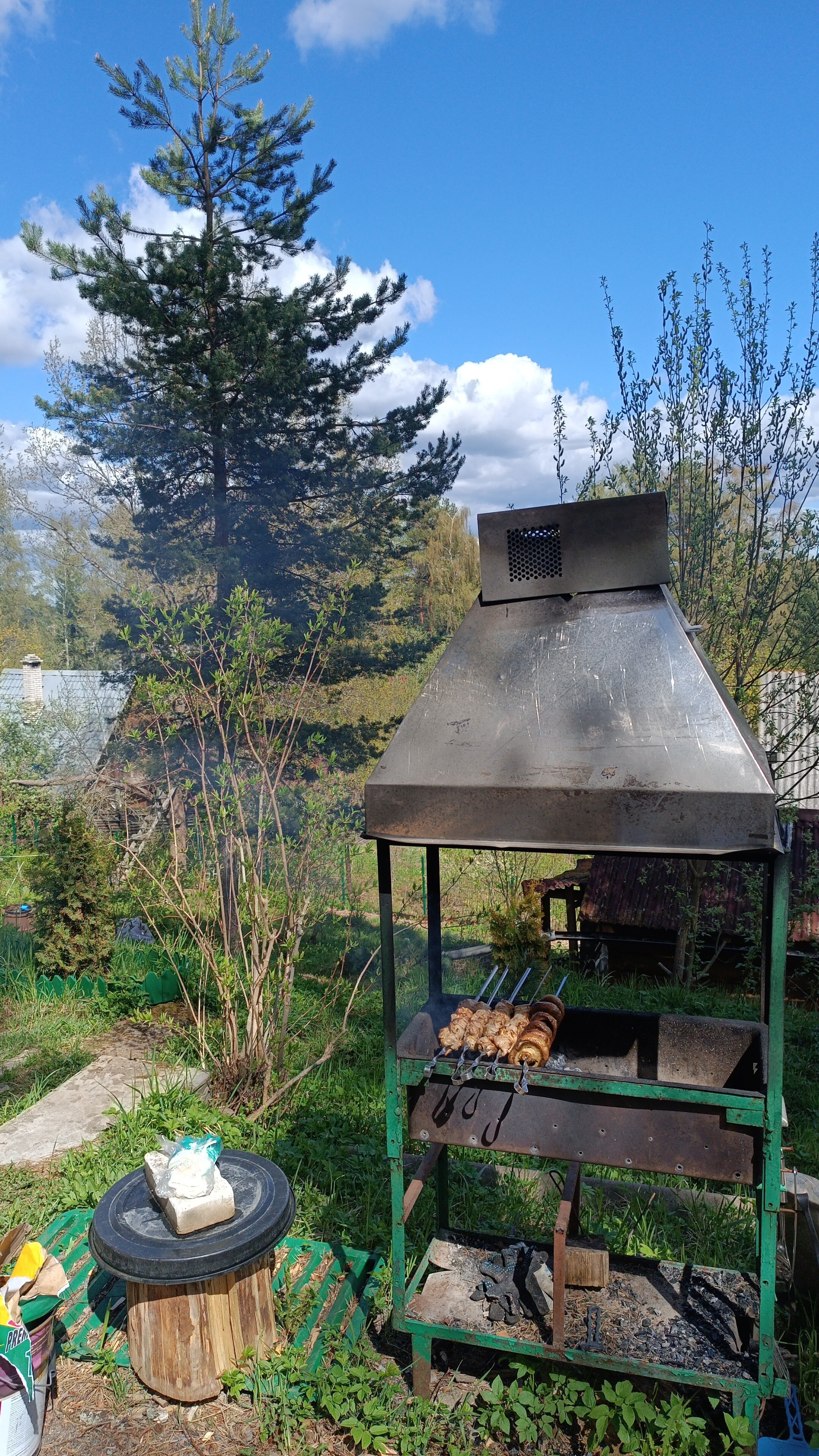 Фото Домик на горке