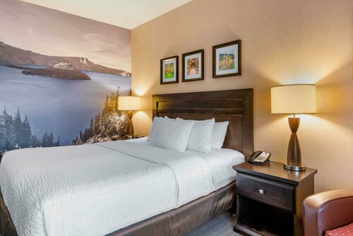 Гостиница Clarion Pointe Medford