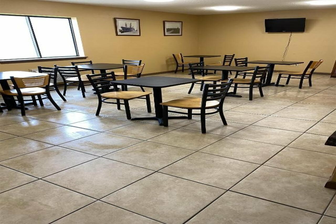 Фото Econo Lodge Massena Hwy 37