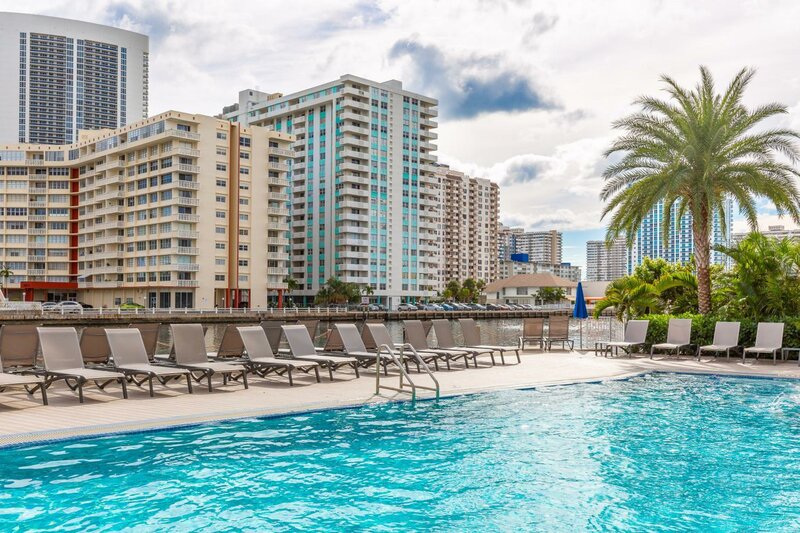 Гостиница Beachwalk Resort 2602 в Халландейл Бич