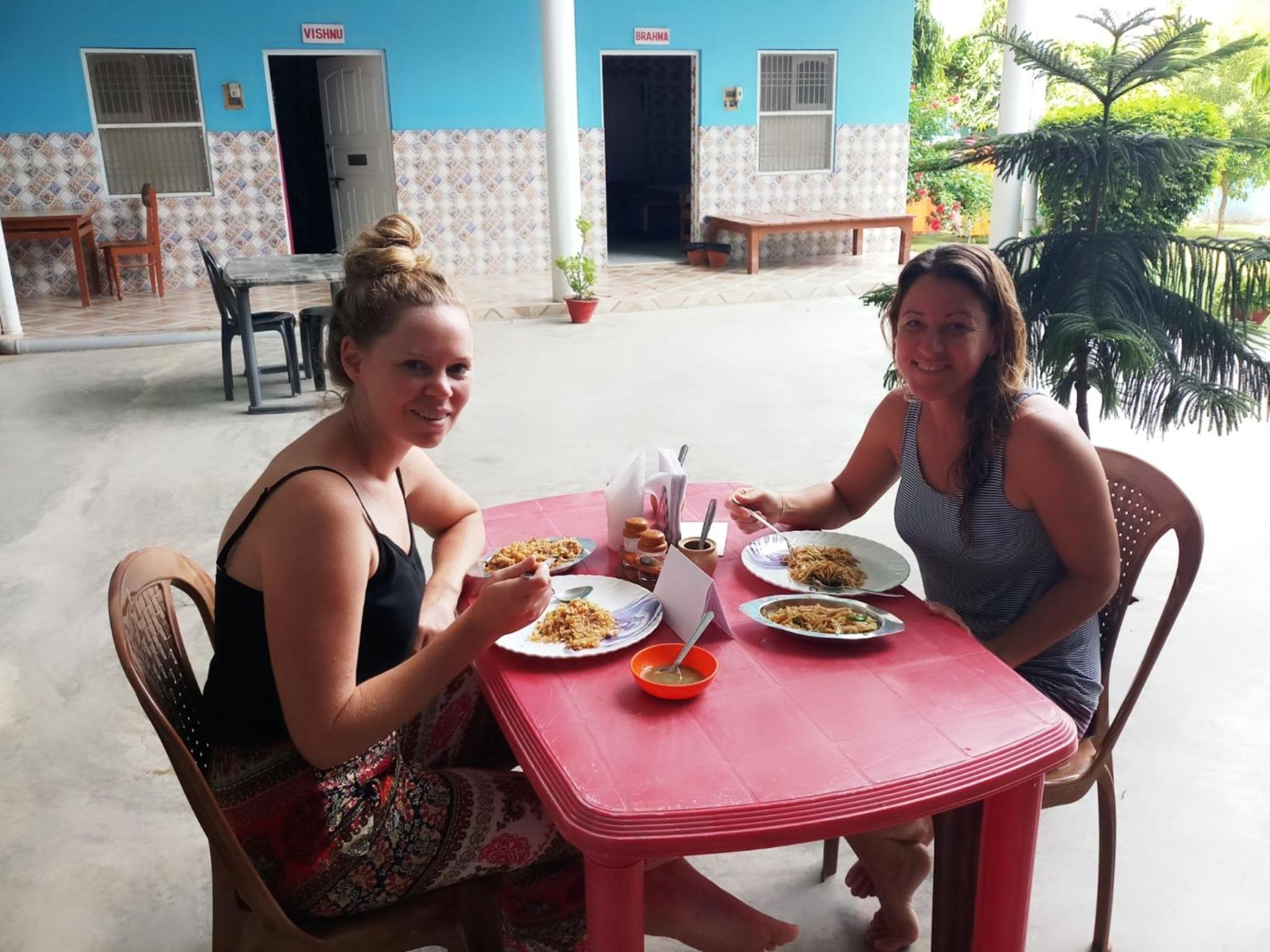 Фото Shri Yoga Mandir Guest House