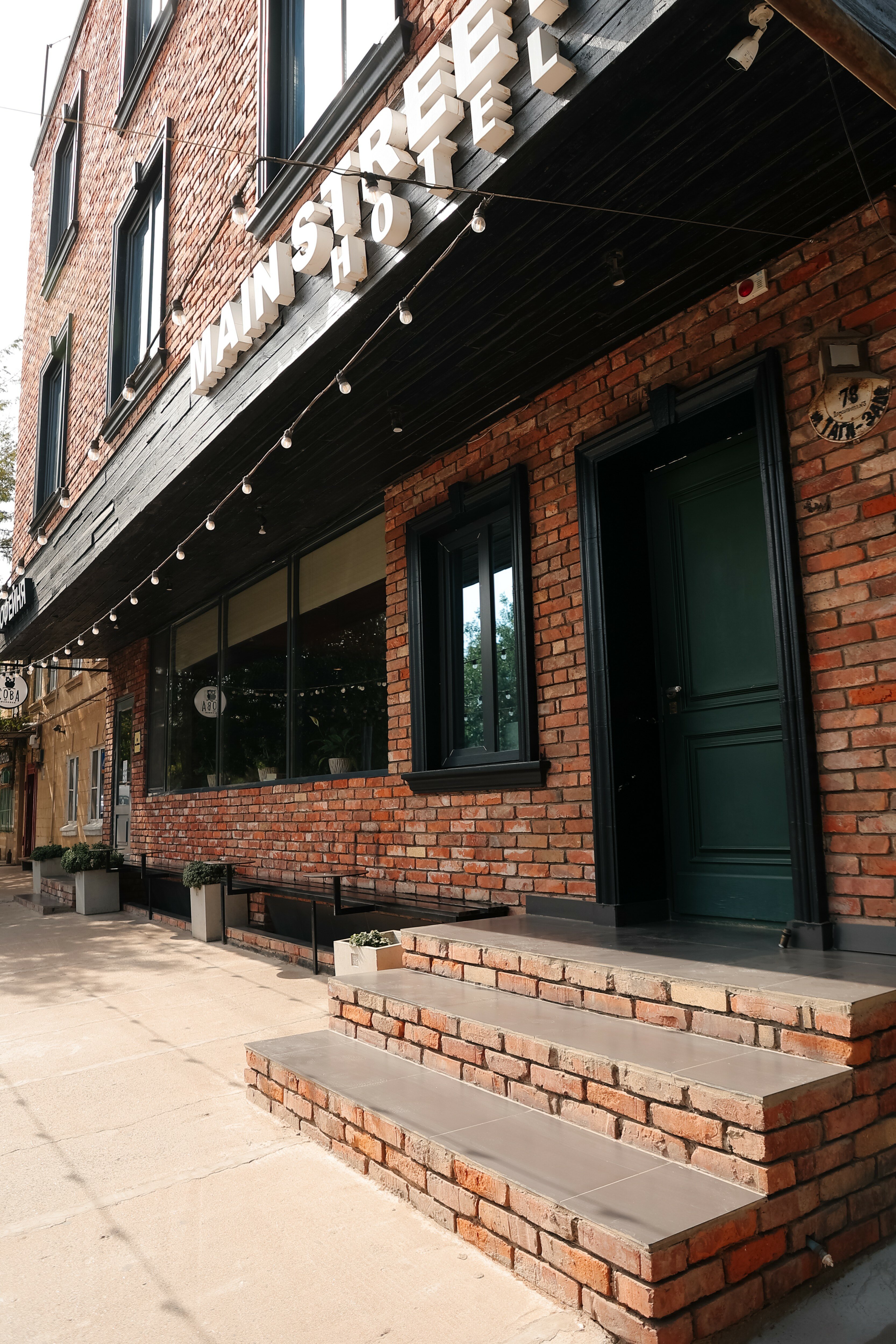 Фото Main Street Hotel