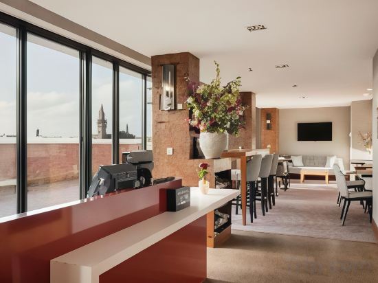 Фото Hilton The Hague