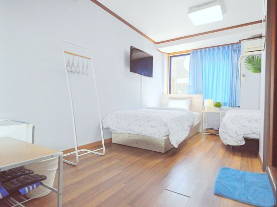 Фото Oyo Rooftop Hostel