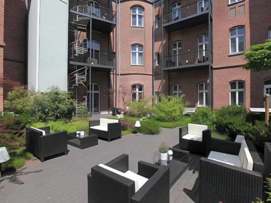 Фото The Red Apartments