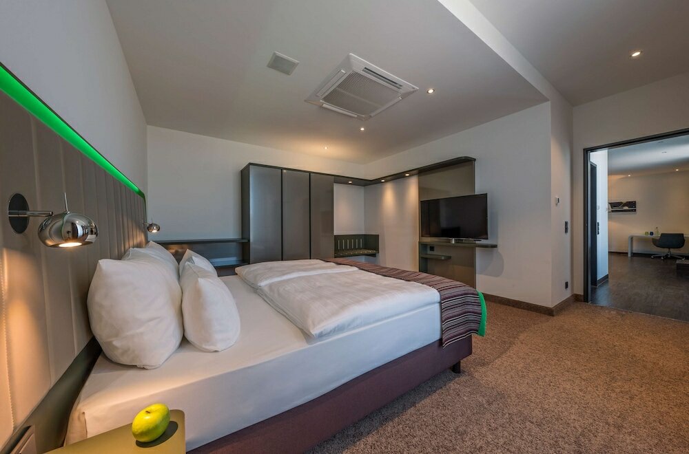 Фото Park Inn by Radisson Neumarkt