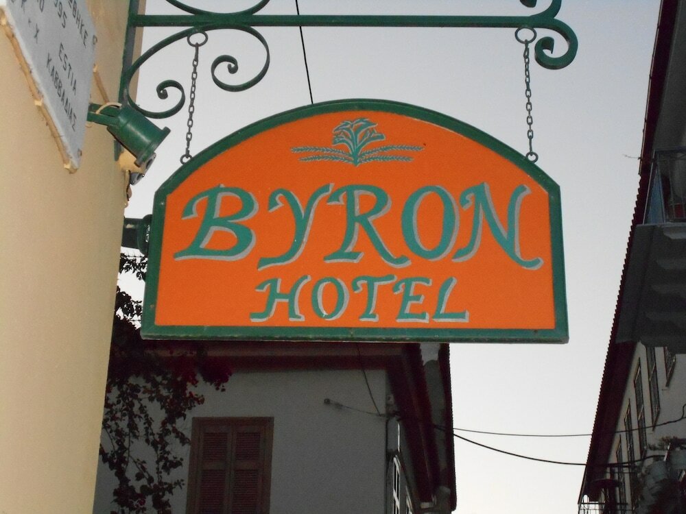 Фото Byron Hotel